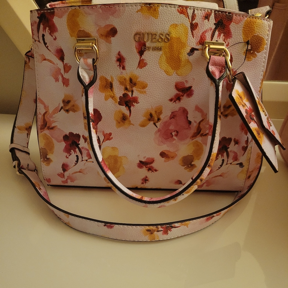 NWT Guess floral purse